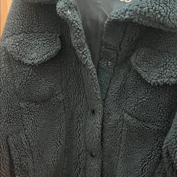 UGG Frankie Sherpa Trucker Jacket - Picture 7 of 9